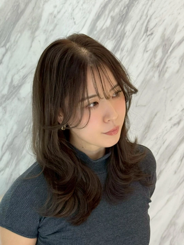 レイヤーカットをもっと可愛く見せる髪質改善とは?ツヤと動きを両立する美髪の秘訣