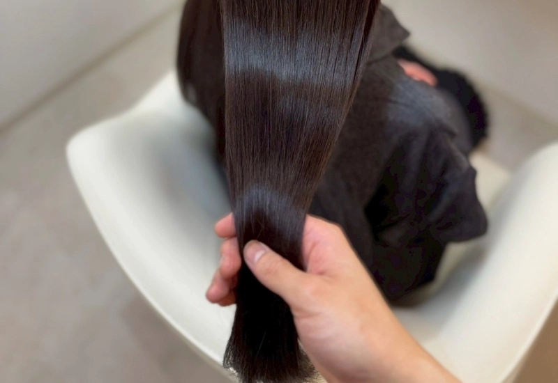 縮毛矯正で叶える艶髪〜効果と持続期間を徹底解説