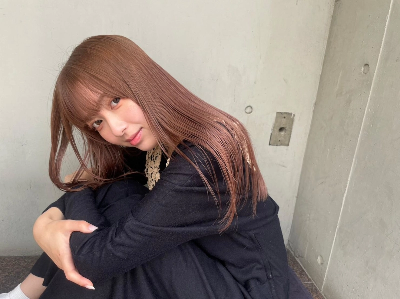 秋に髪色を変えるなら?重たく見えない透け感カラーとトレンドヘア