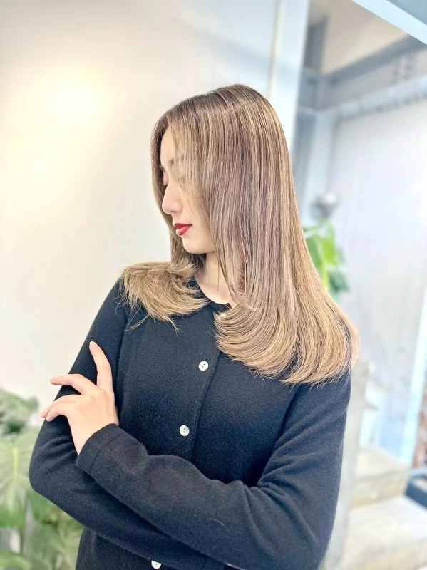 ブリーチ2回でも諦めない。ハイトーン女子が選ぶ「最新メテオ(METEO)」髪質改善の真実