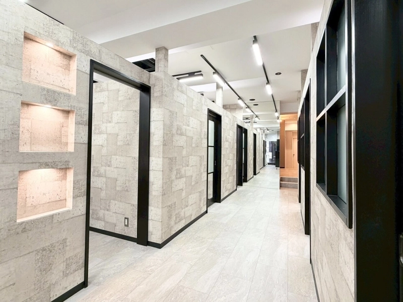 ARiA east byECLART 新宿東口店